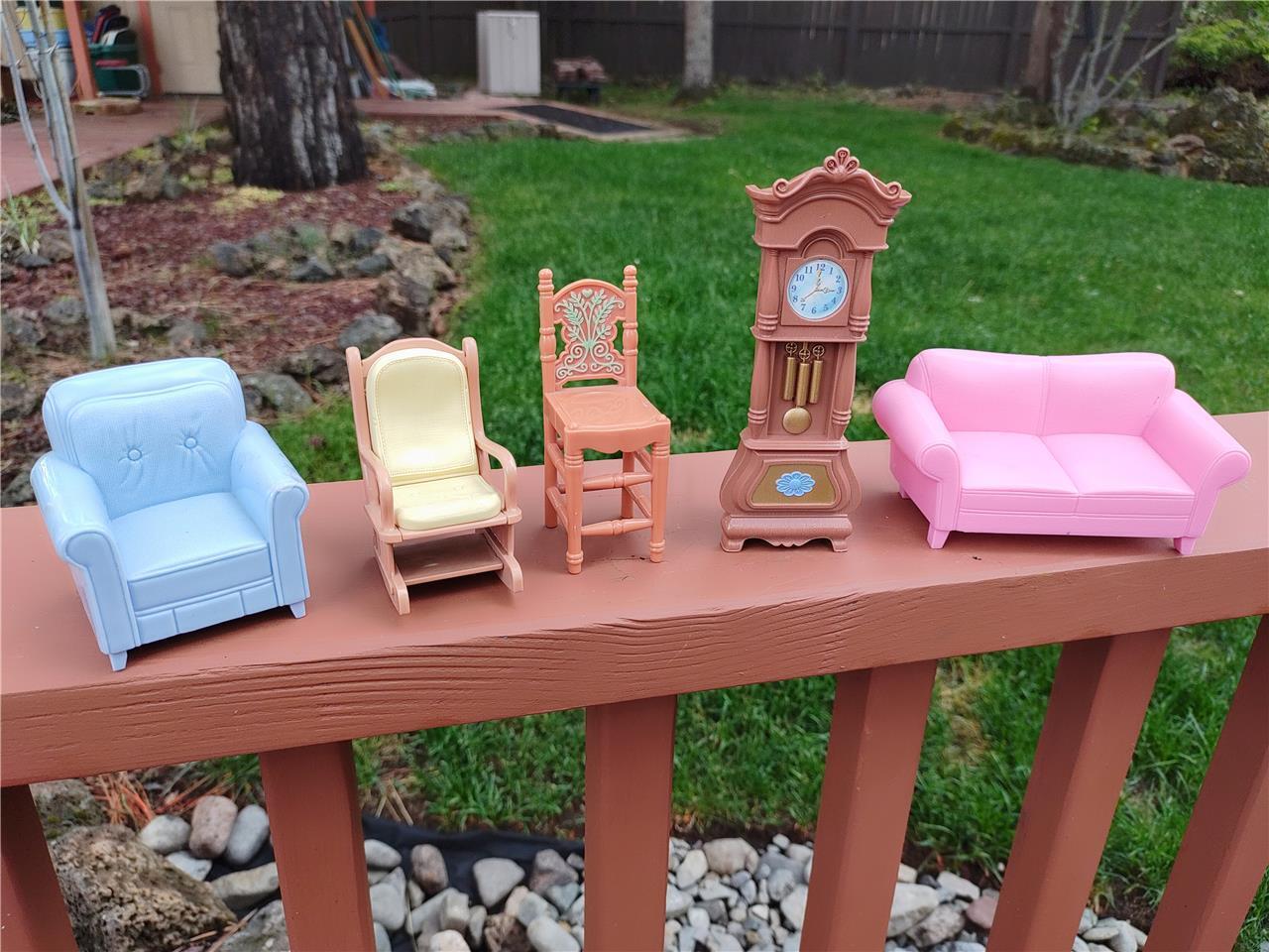 FISHER PRICE DOLLHOUSE LOVING FAMILY LIVING ROOM COUCH CHAIRS GRANDFATHER CLOCK