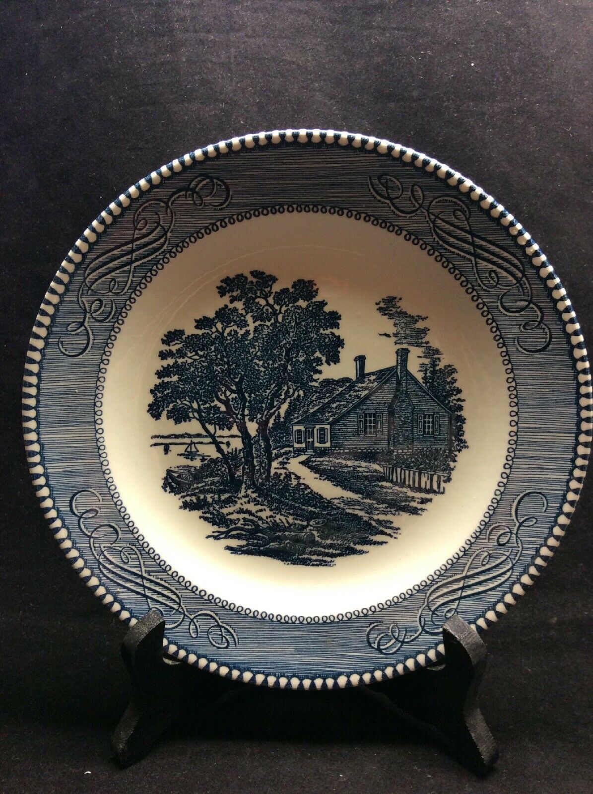 Royal (USA) CURRIER & IVES BLUE Salad Plate(s) 7 1/4
