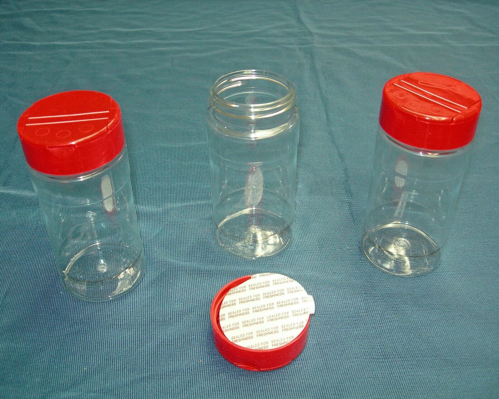 8 Oz Clear Round  Spice Bottle  Jars With Red Or Black Lined Caps U-pick